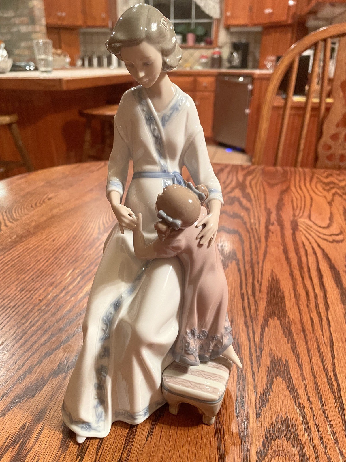 Lladro Mother and Child Figurine 9 Inches #5650 Retired