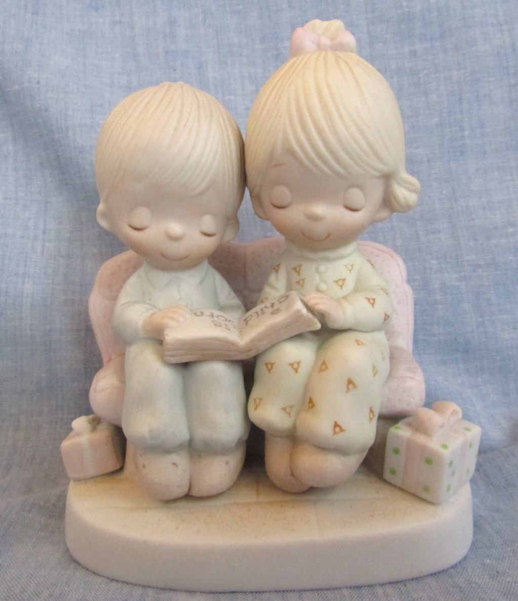 ENESCO PRECIOUS MOMENTS FIGURINE UNTO US A CHILD IS BORN 1977 E-2013