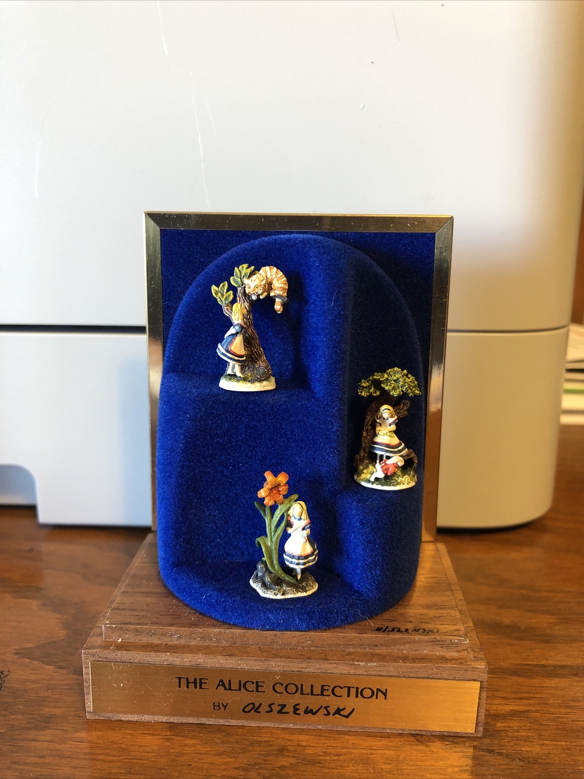 Olszewski Goebel Miniature Alice In Wonderland Complete Set Signed