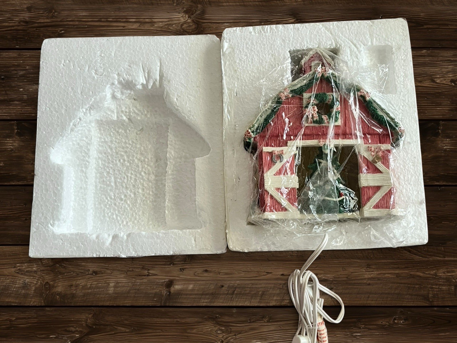 Enesco Mary’s Moo Moos 1997 Mary Mary Had A Farm Barn Night Light Christmas VTG