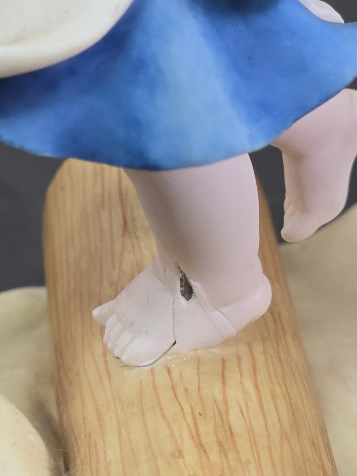 Little Kitchen Fairies Champion Dough Rolling Fairie Figure 2006 *Leg Damaged*