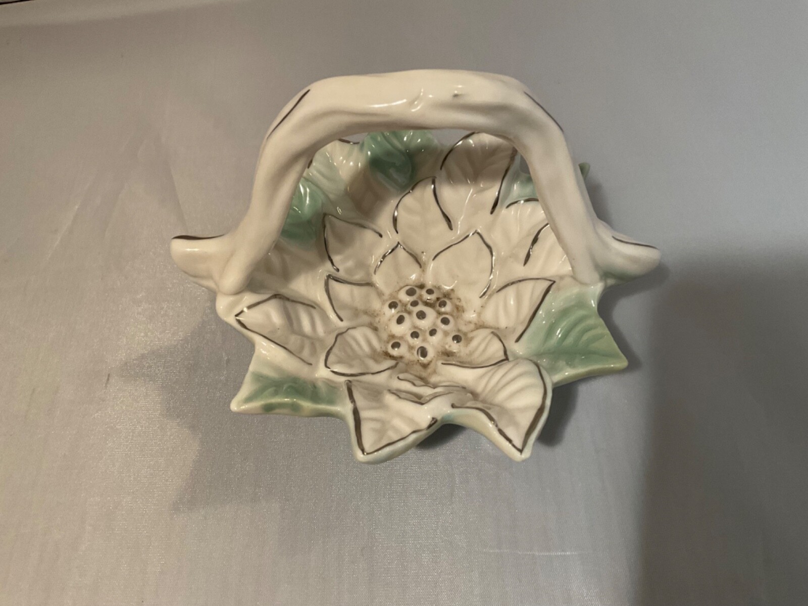 Small Porcelain Handled Basket White Green Flower Silver Tone Outline 5″ -B32