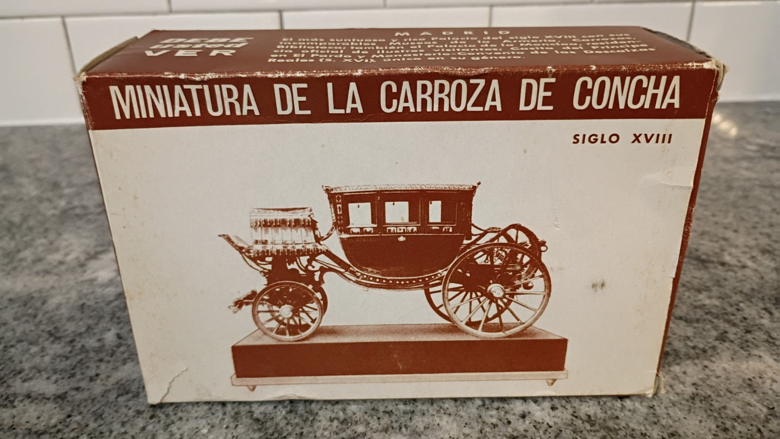 VTG. Miniature DE LA Carroza DE Concha Carriage Plastic Model In Box New
