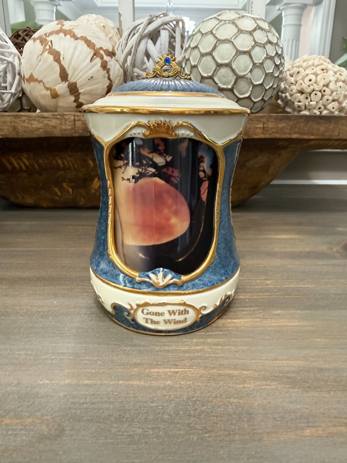 GONE WITH THE WIND ROTATING HEIRLOOM PORCELAIN MUSIC BOX COLLECTION THIRD ISSUE