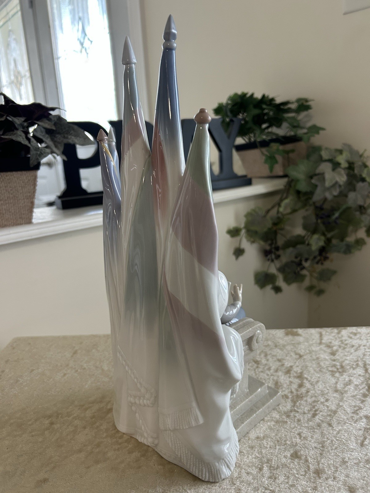 Lladro For A Better World #6186 Mint Condition Fast Shipping!!!