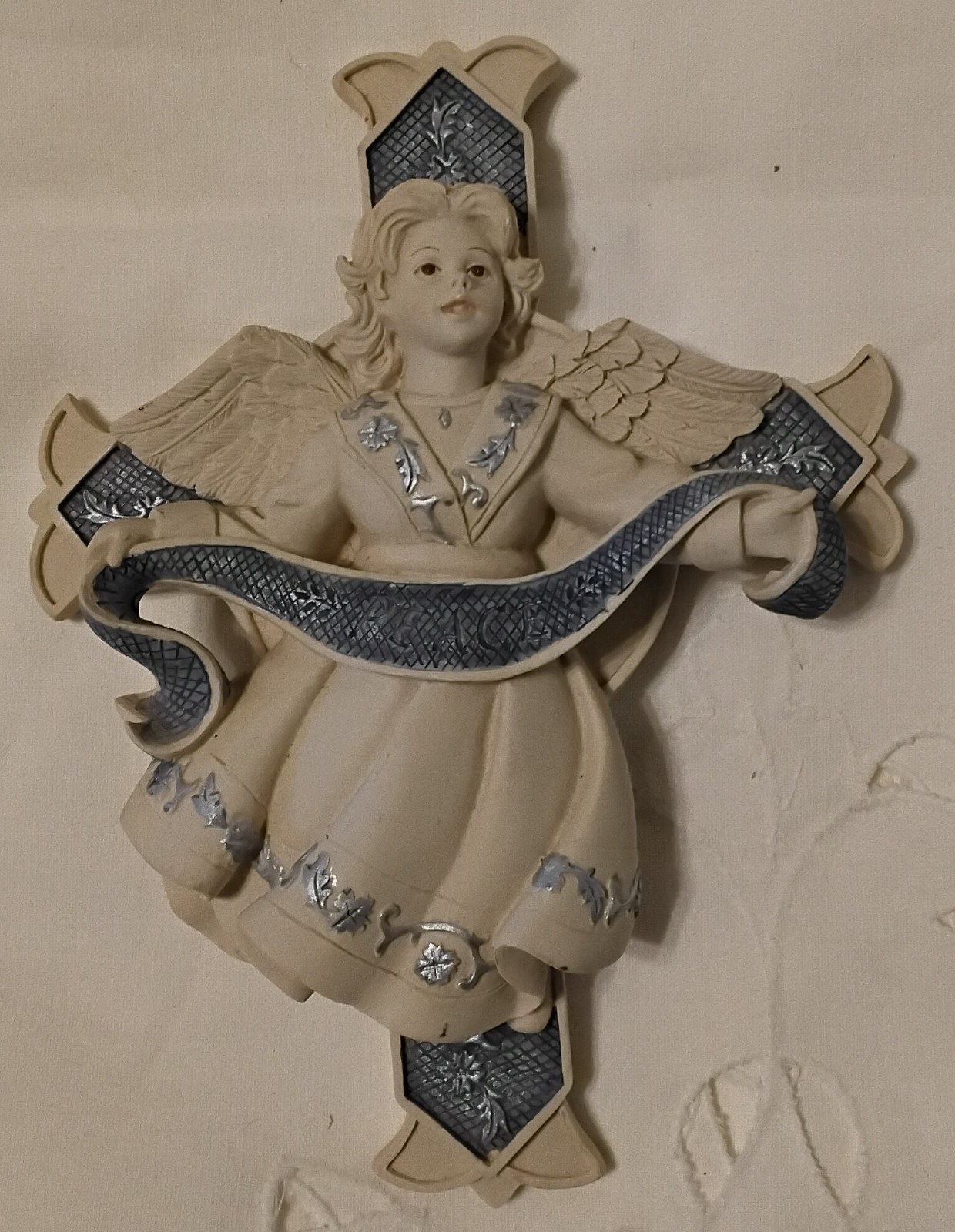 Sarah’s Angels 2001 Cross figurine wall decor