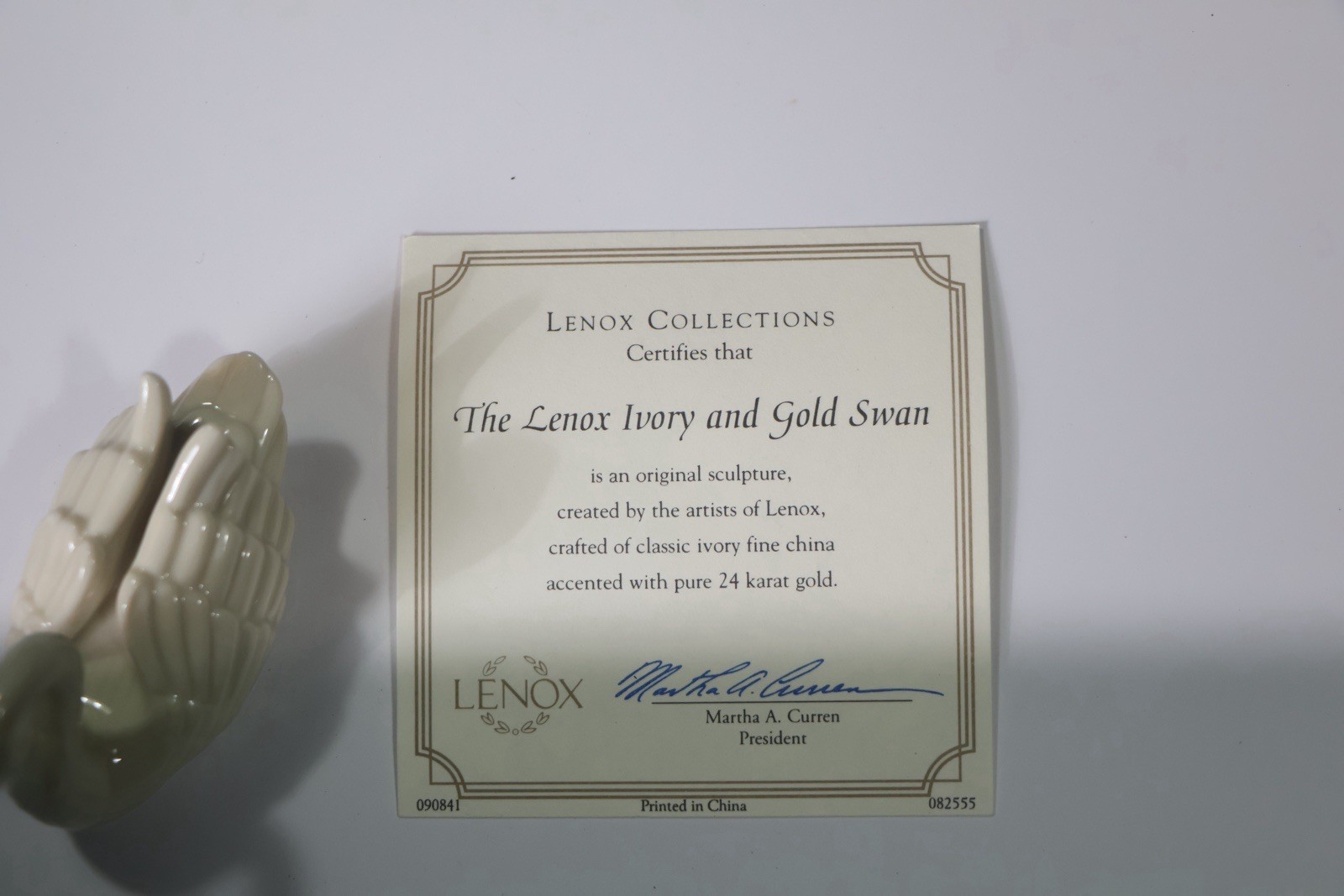 LENOX Ivory & Gold Swan