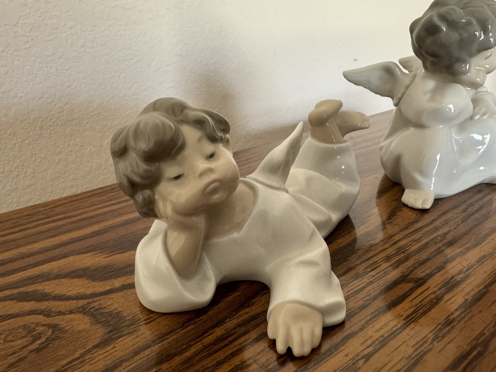 Lladro 4539 – Tired Angel Boys (lot of 2)