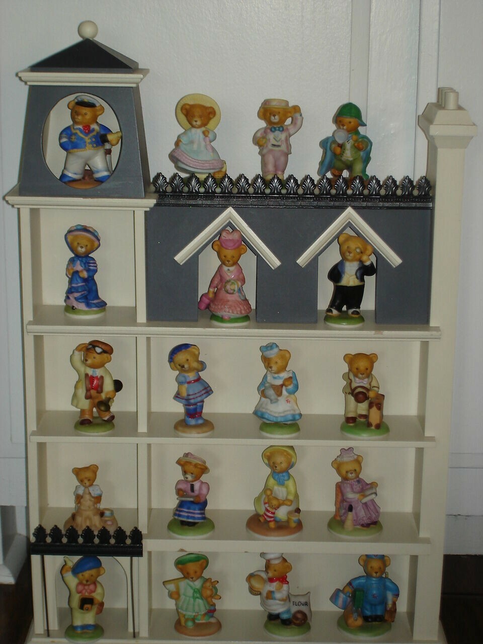 4 Franklin Mint Teddington Bears, $2 each, note which you want, HOUSE NOT INCL