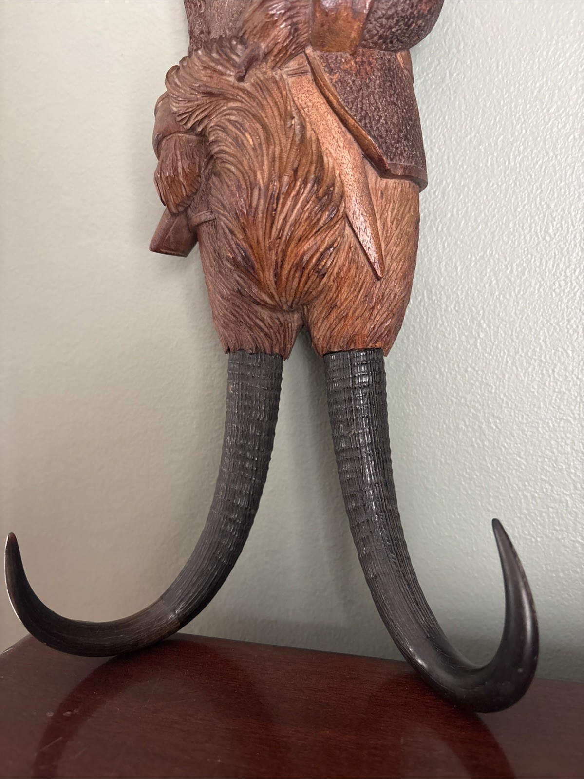 LARGE BLACK FOREST HAND-CARVED FOX WHIP HOOK ANTHROPOMORPHIC GLASS EYES “READ”