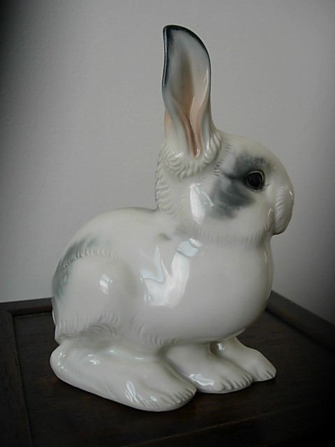 Eschenbach – Professor T Karner Porcelain Rabbit K 30d 5.75” Tall x4.5” long
