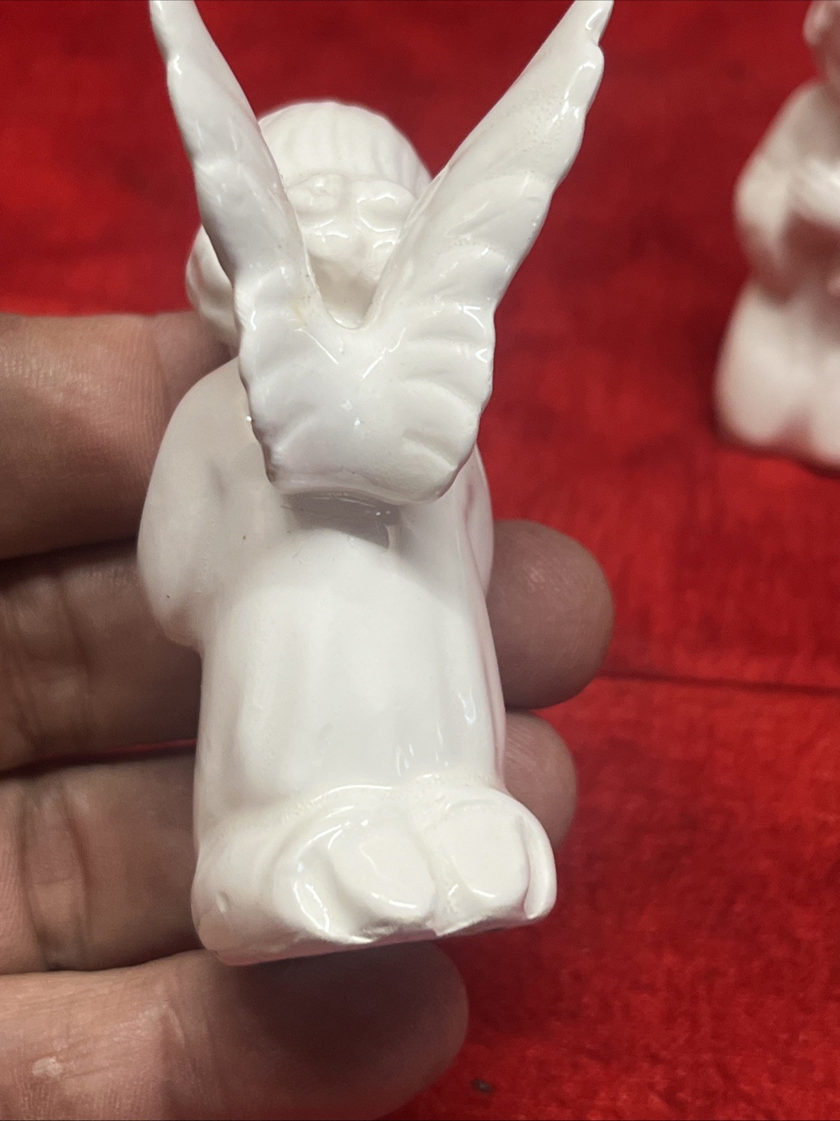 VINTAGE SET OF 2 NAPCOWARE WHITE PORCELAIN PRAYING ANGEL FIGURINES
