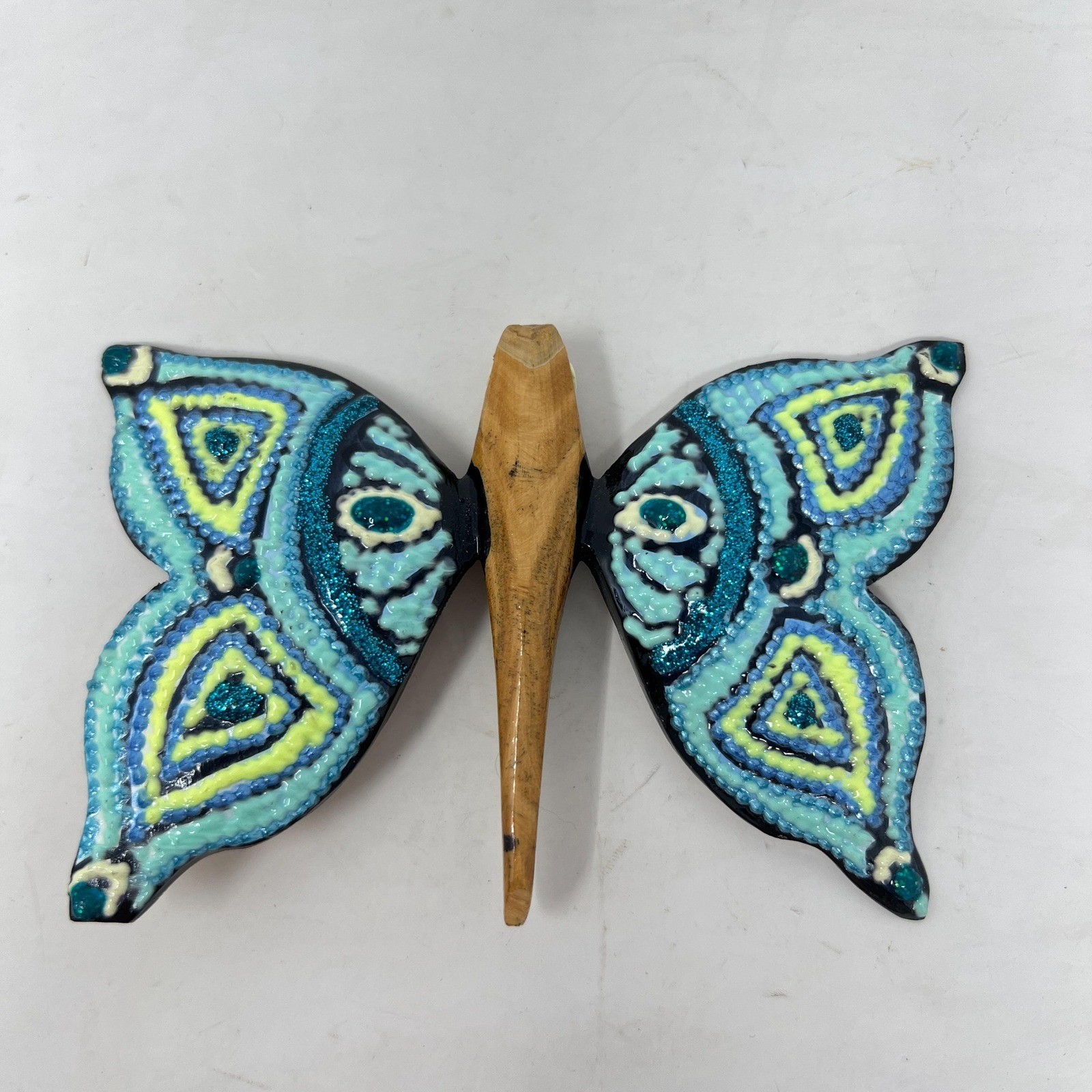 Vintage Carved Wood Painted Butterfly Wall Hanging 5″ Rep. Dominicana
