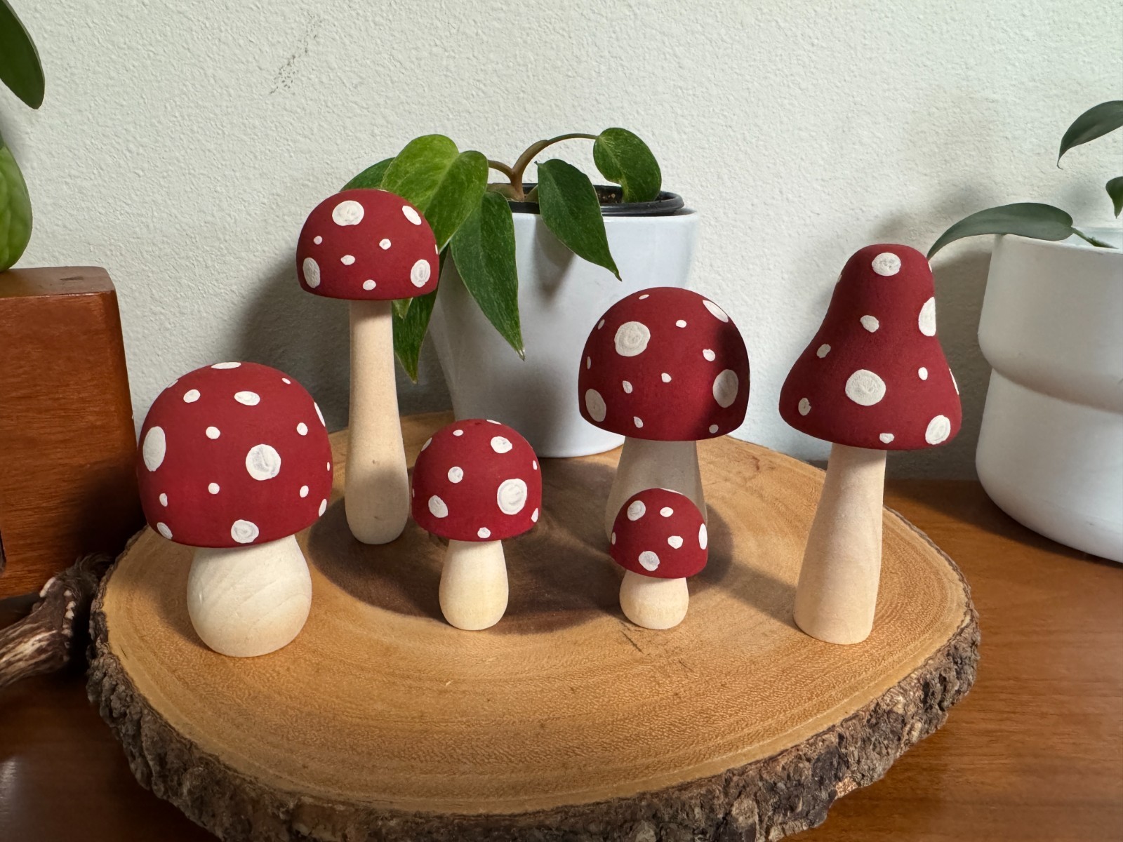 HAND PAINTED WOOD WOODEN MUSHROOMS – SET OF FIVE IN DIFFERENT SIZES