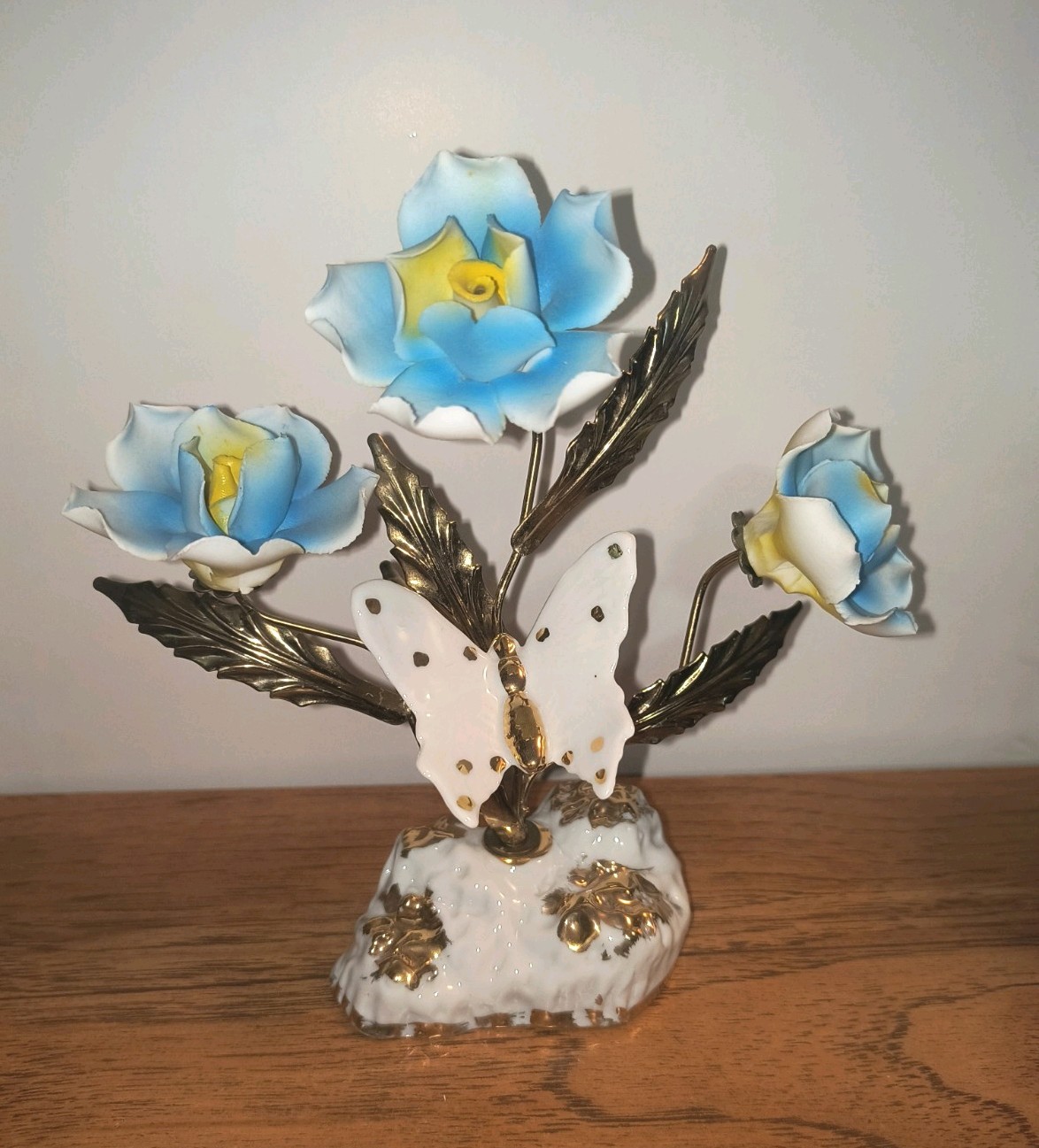 VTG Capodimonte Italy Butterfly On Flowers Sculpture Gold Enamel Signed A Calle