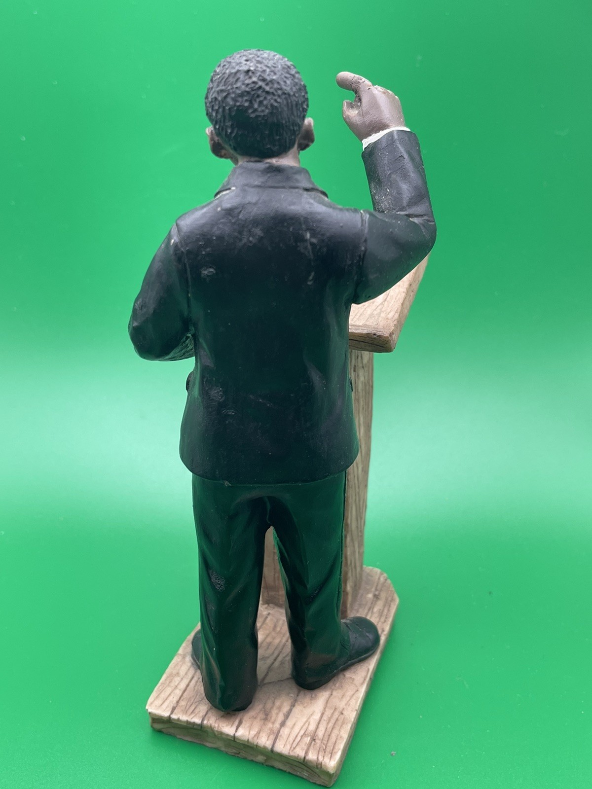 BEAUTIFUL African American Reverend At Church Preaching Figurine – 7in Tall