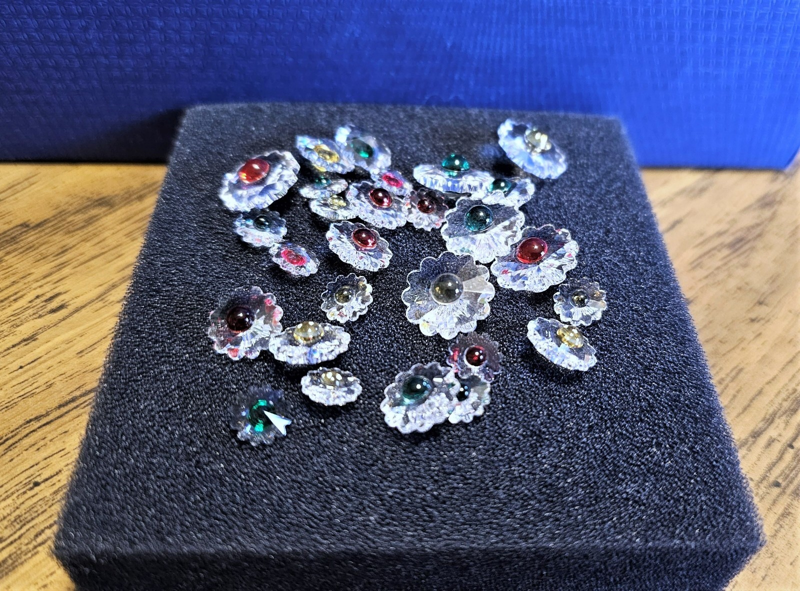 🌼Swarovski Crystal 1999 – 2001 SCS Gift, Lot of 27, MINI Daisy Flower Figurines