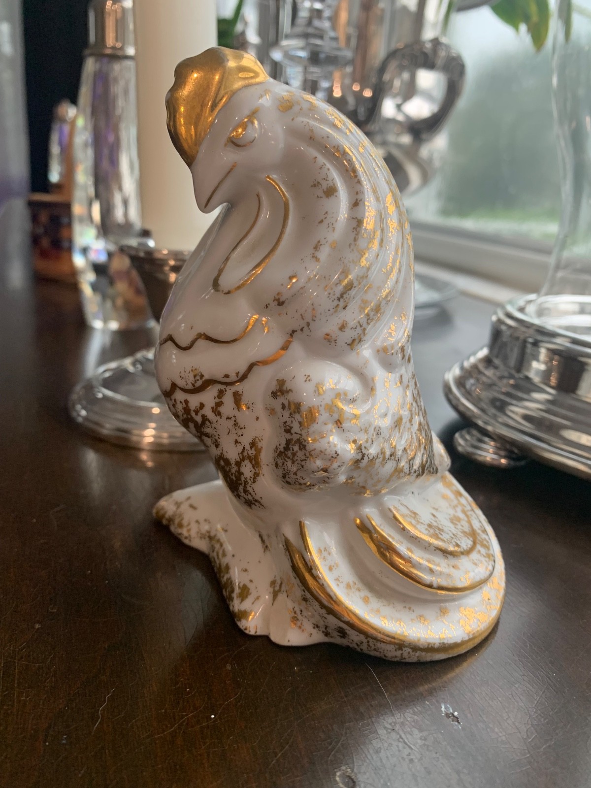 ROOSTER FIGURINE IN WHITE PORCELAIN WITH SHINY GOLD ACCENTS-VINTAGE AND UNMARKED