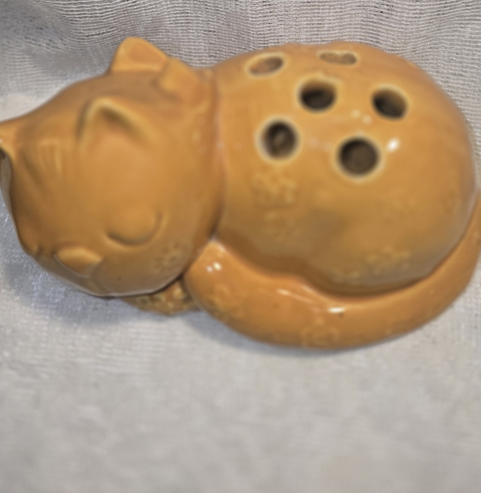 Vintage Italian Ceramic Cat Flower Frog / Potpourri Holder. Made In ITALY