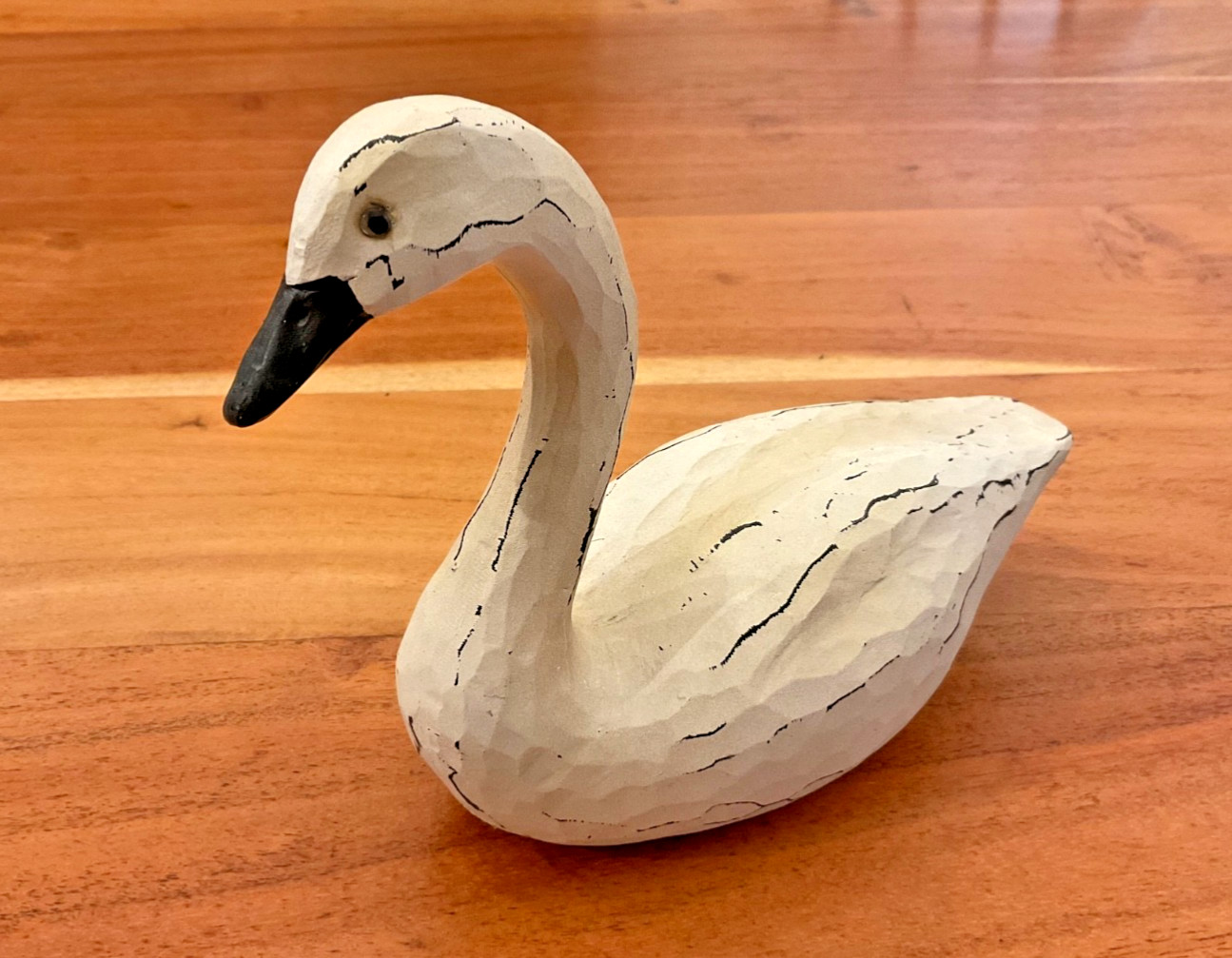 Resin Wood-like Carved White Swan 5″ Tall Figurine Unbranded