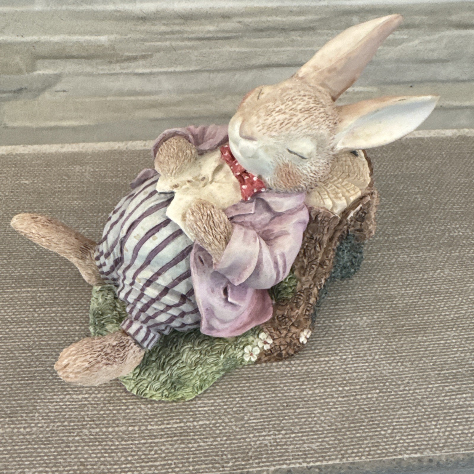 VILLEROY & BOCH “PICNIC AT FOXWOOD TALES” #11 RUE’S DAD RABBIT FIGURINE