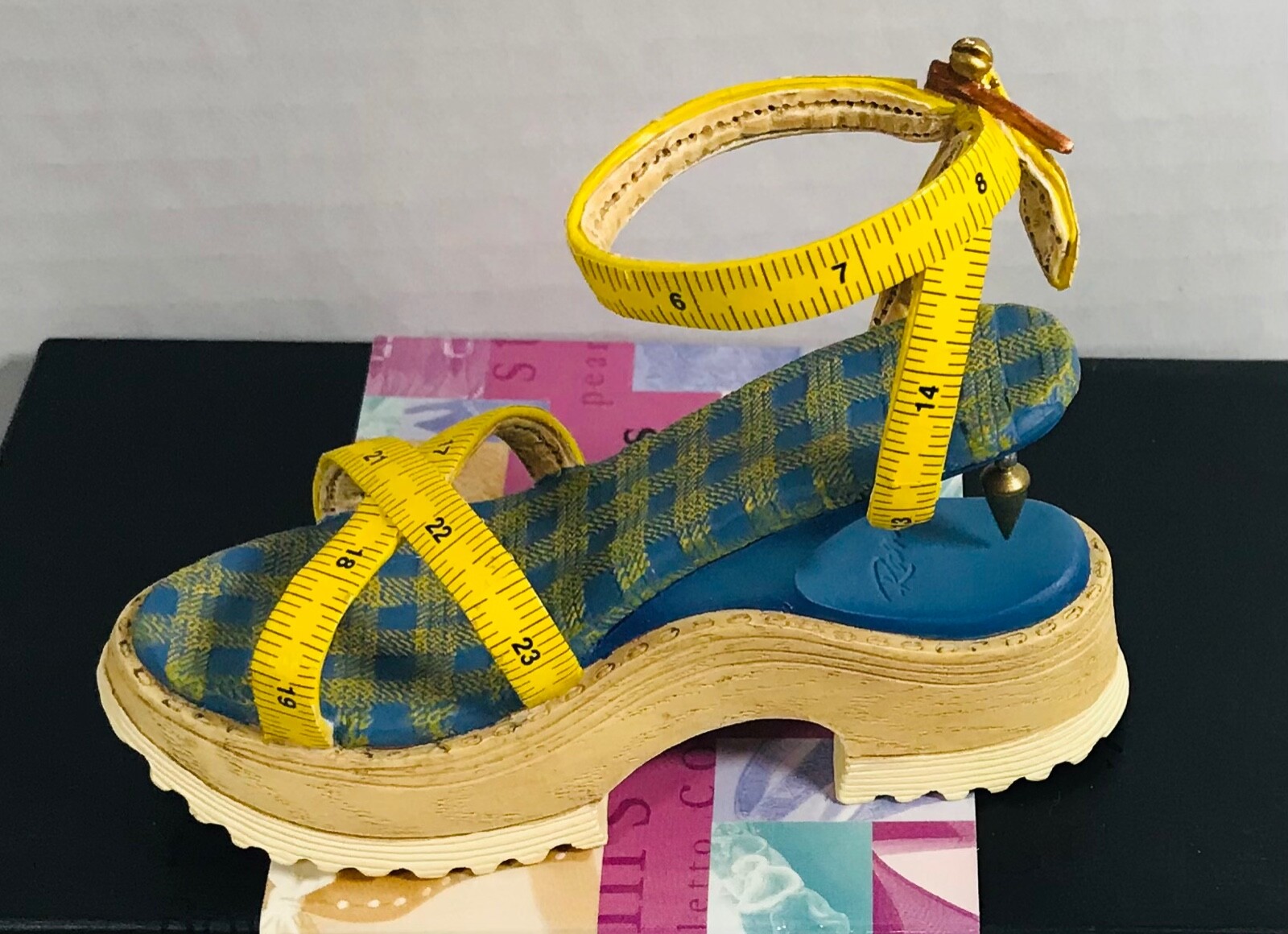 Raine Just the Right Shoe 2001 “Custom Made” Style 25115 Mint in Original Box