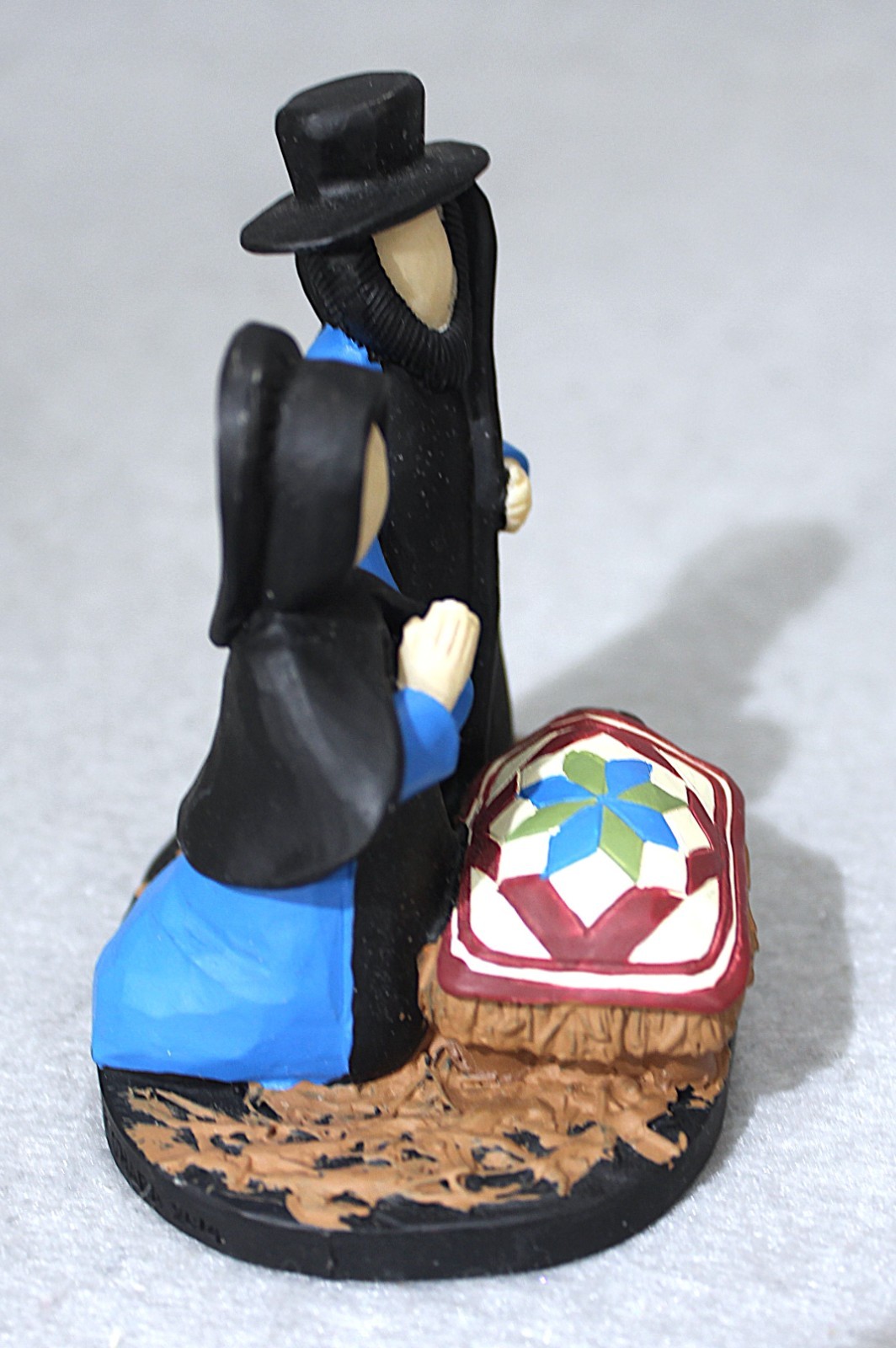 Blossom Bucket Amish Nativity Scene Esther O’Hara 2014 Mother Father Baby Pray