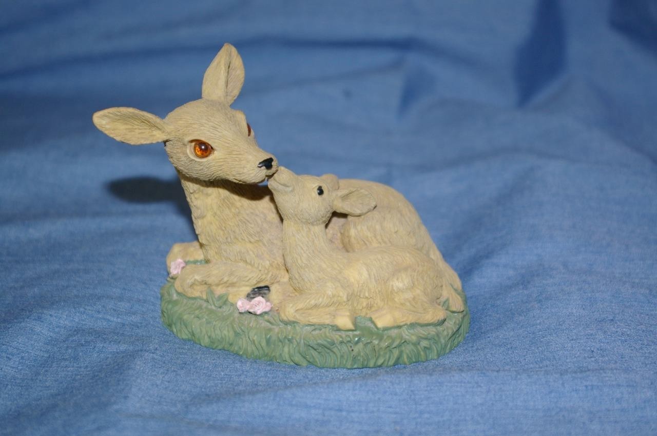 MCM Woodland Collectible Series Mother Deer and Her Fawn Figurine 5174 Resin Doe