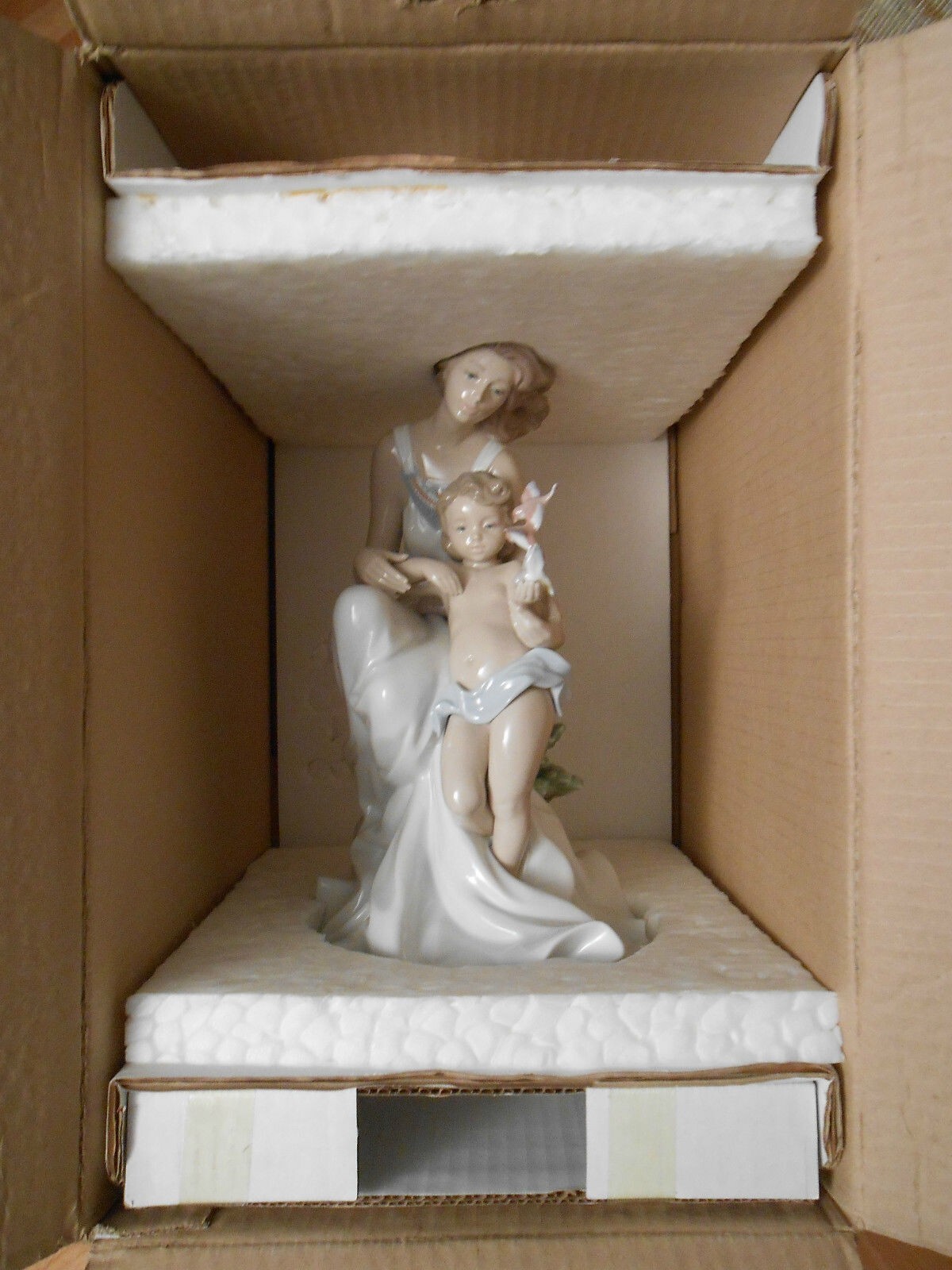 LLADRO MOTHER AND CHILD -LIMITED EDITION -MOTHERS DAY GIFT