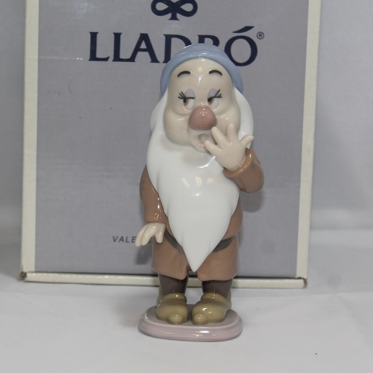 Lladro Figurine, 7539 Sleepy Dwarf (ln box)