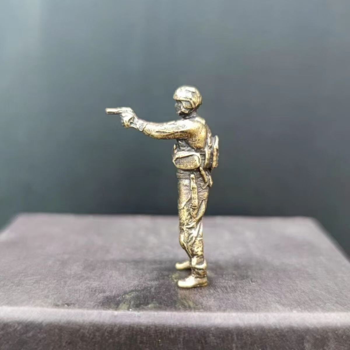 Solid Brass Modern U.S. Army Pistol Elite Special Forces Soldier Model Ornament