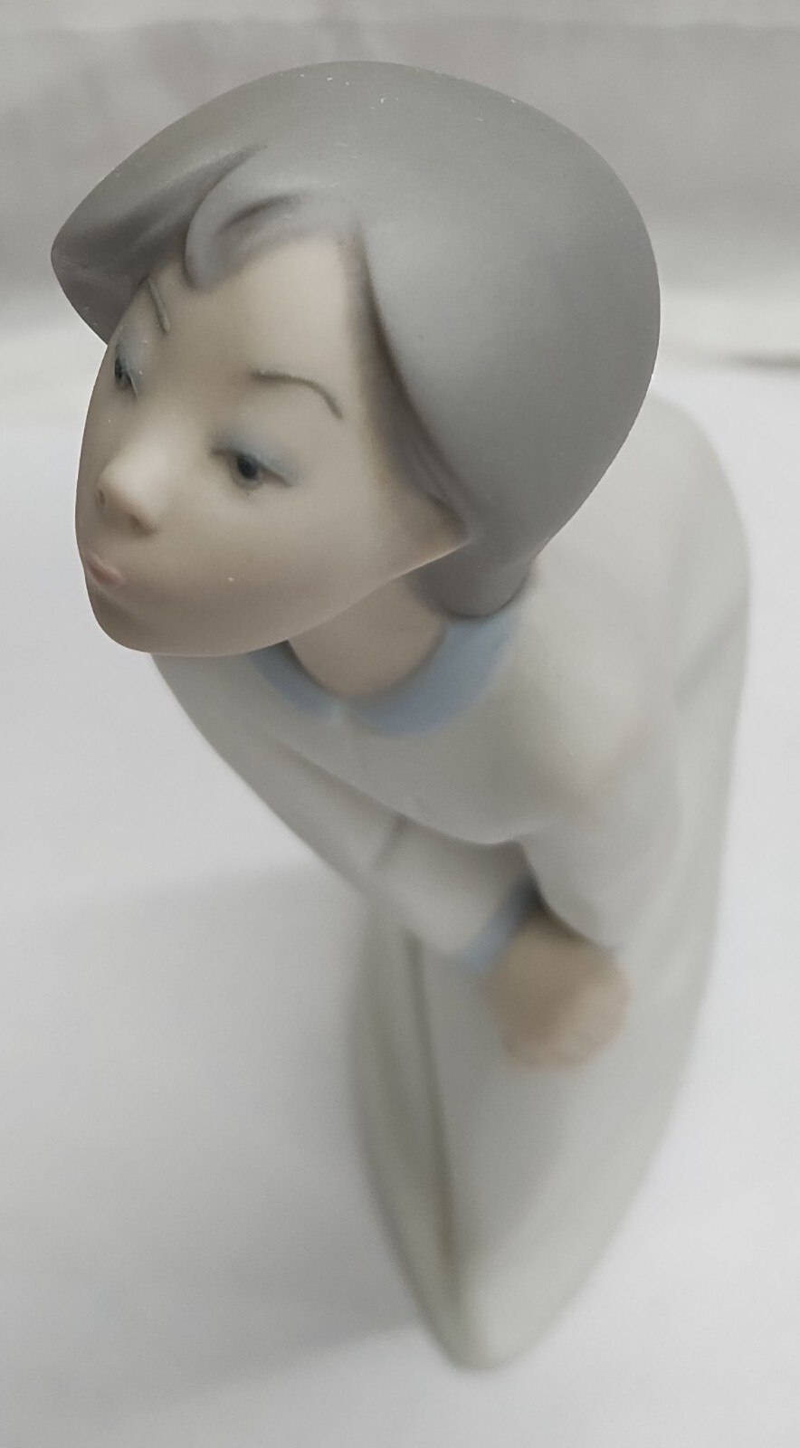 Vintage Lladro #4873 Nightgown Girl Kissing – Matte Unglazed Retired 7″ With Box