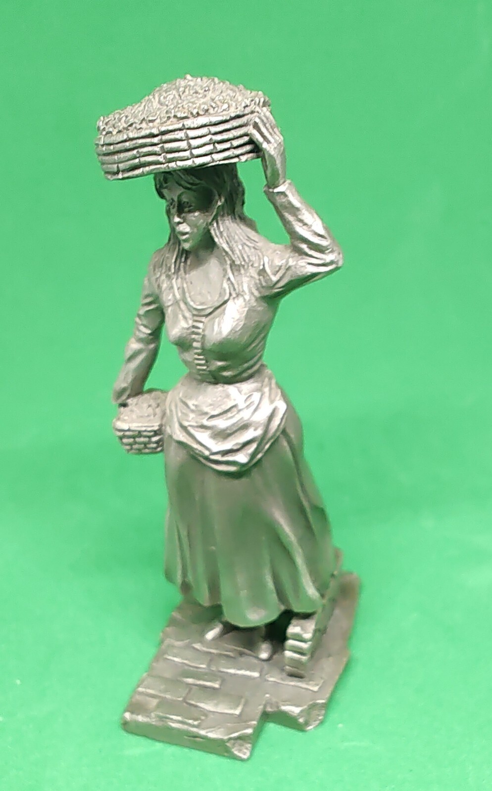 Ron Hinote Pewter Strawberry Girl Franklin Mint Colonial Peddlers Series 1980