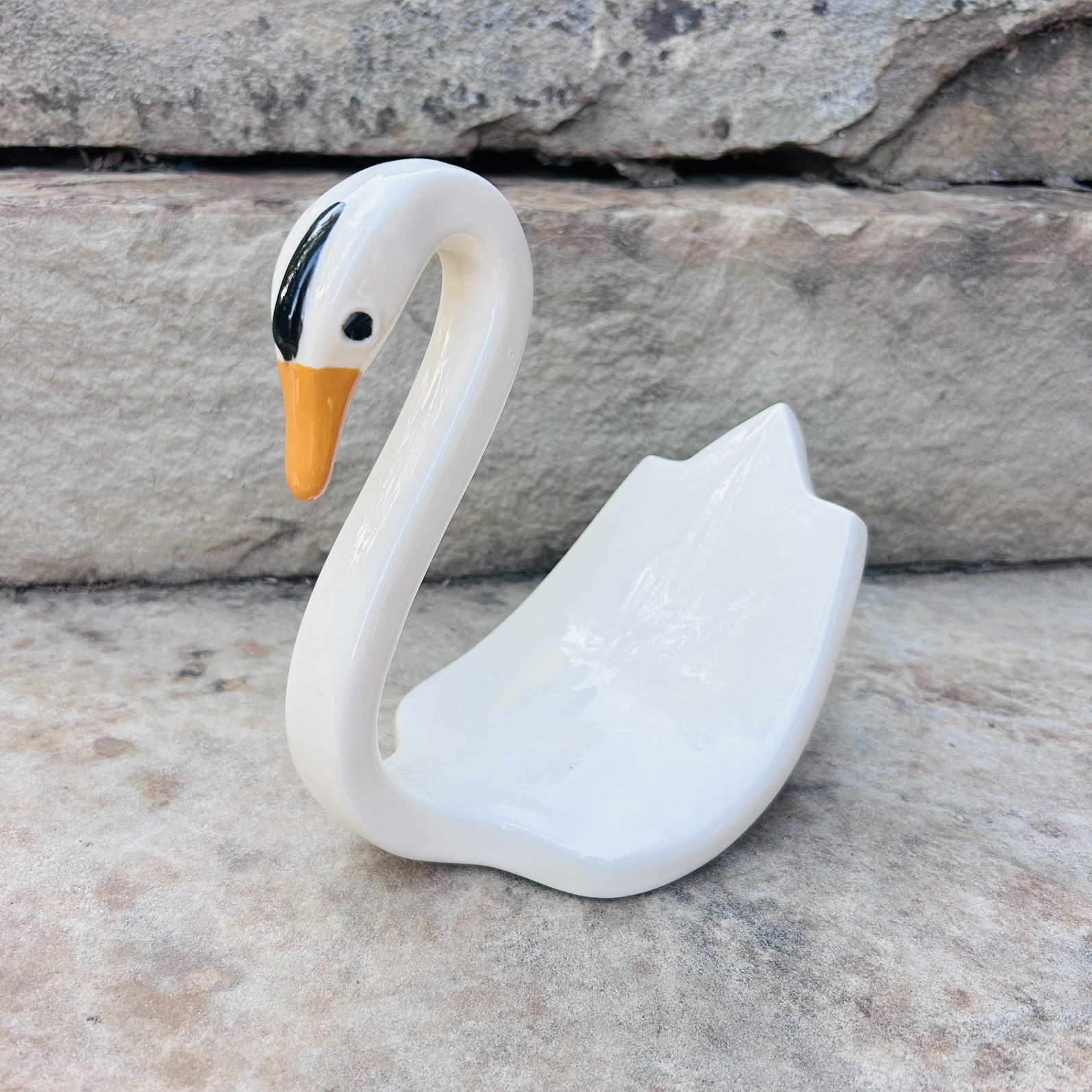 VTG White Ceramic Swan Washcloth Towel Soap Holders Matching Pair Hand painted