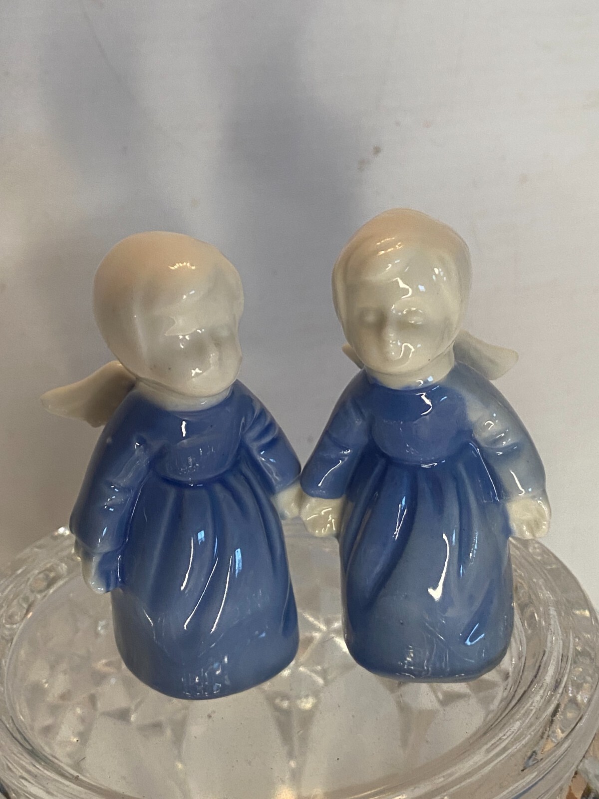 Vintage Pair of Kissing Angels Sanmyro Japan Blue White Porcelain Mid Century 3″