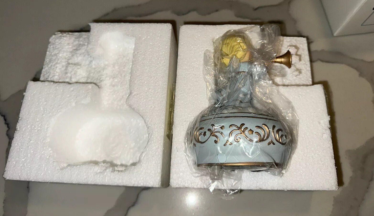 Precious Moments Trumpeting Angel Musical HARK THE HERALD ANGELS SING NIB