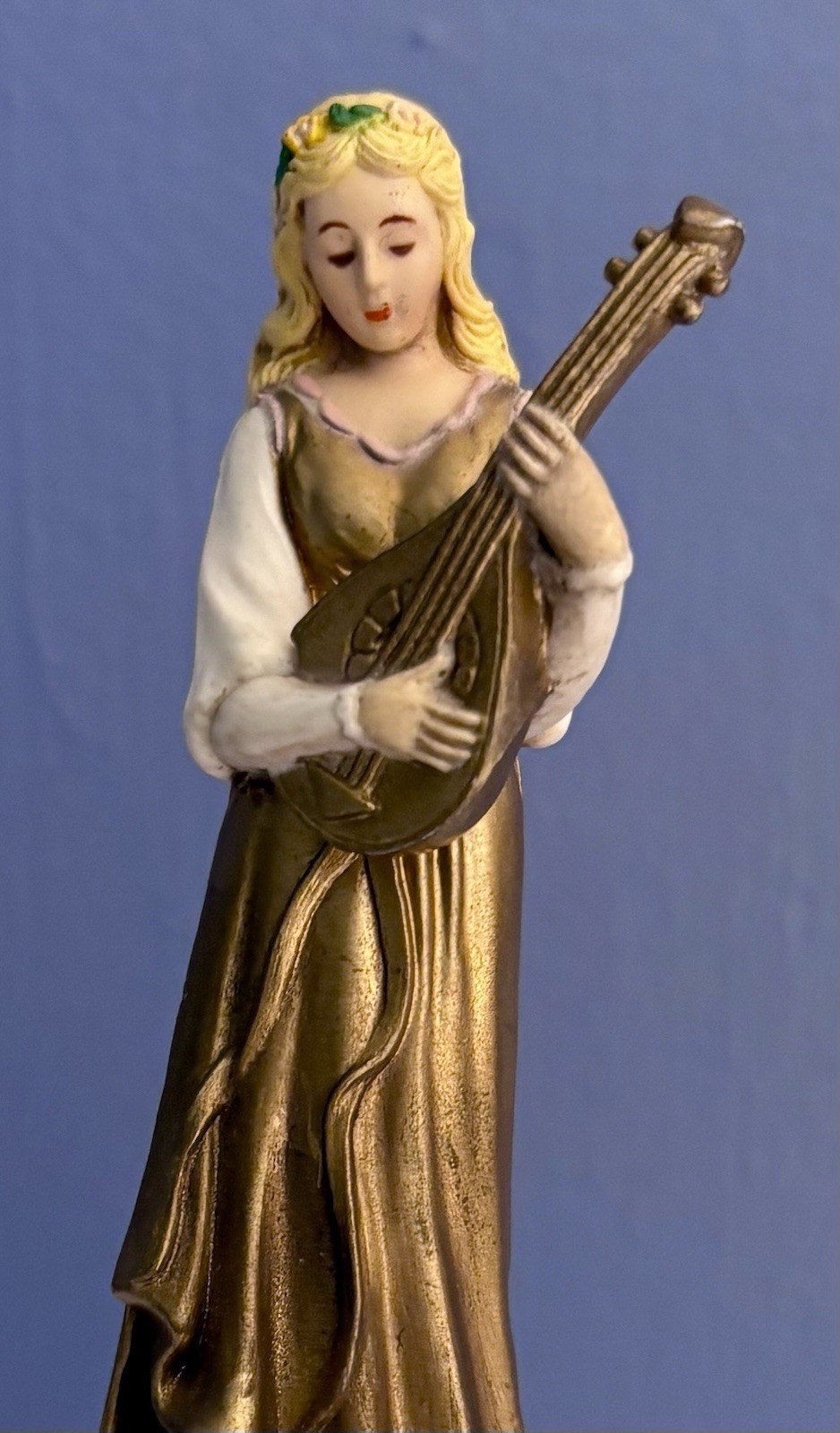 Enesco Angel Figurine Gold Musical wood base Need Battery). Lute, Christmas