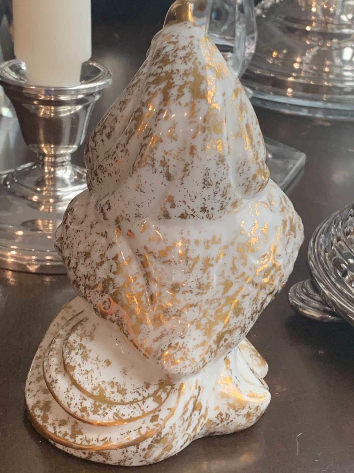 ROOSTER FIGURINE IN WHITE PORCELAIN WITH SHINY GOLD ACCENTS-VINTAGE AND UNMARKED