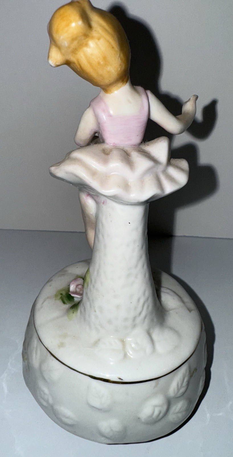 Vintage Porcelain Ballerina Music Box 6″ Figurine Plays Swan Lake Rotating Pink
