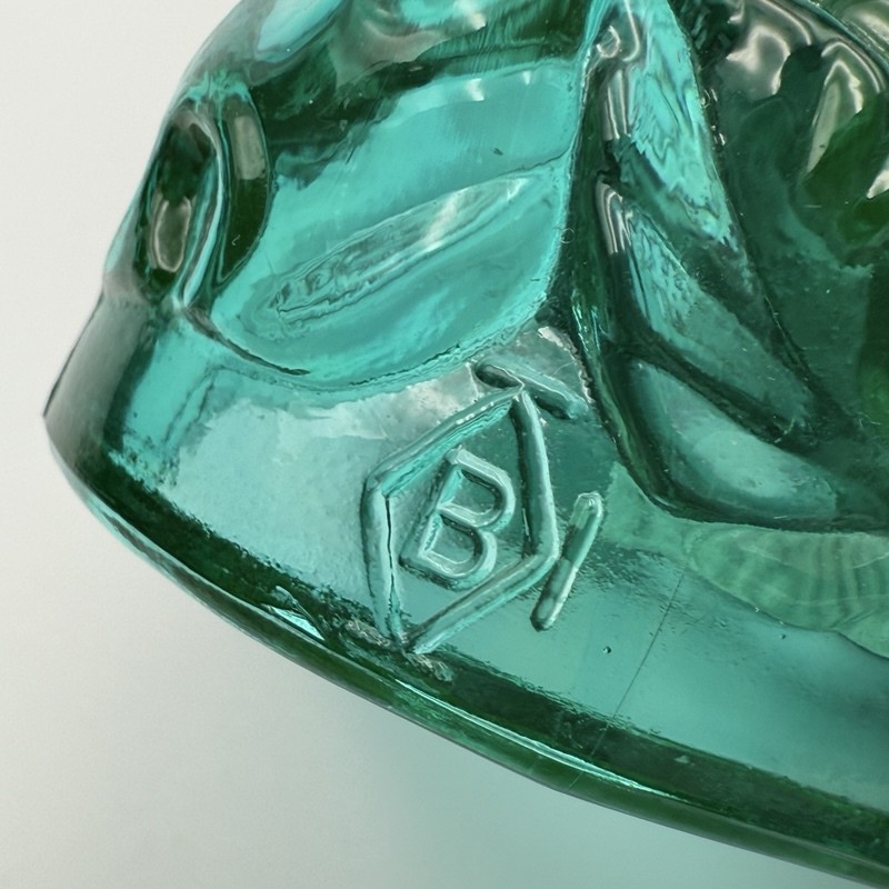Vintage Boyd’s Crystal Art Glass Praying Angel Figurine Teal Green Bouquet