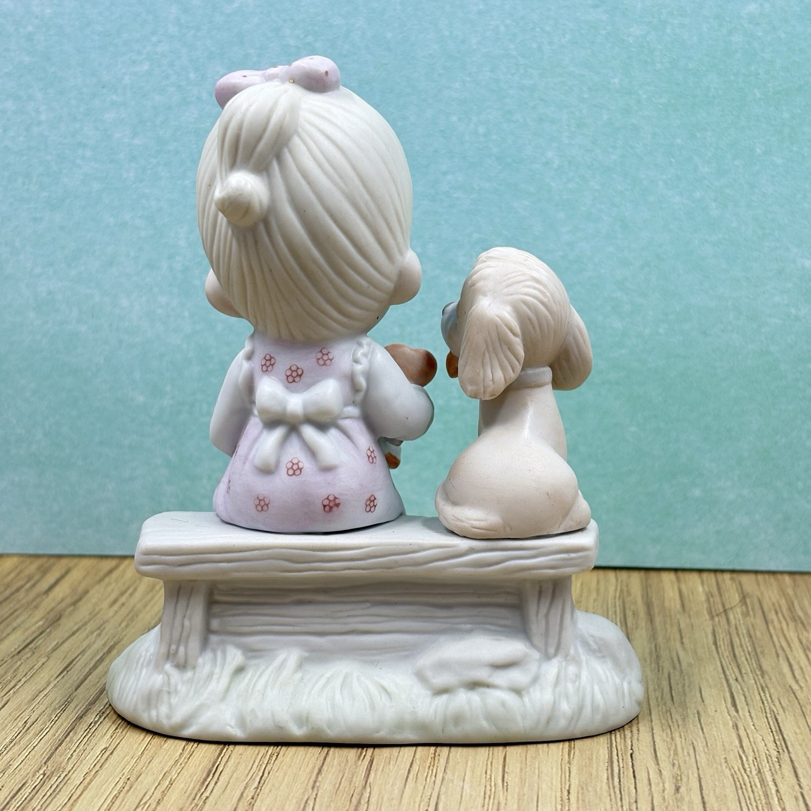 Precious Moments Vintage E-3110 “Loving Is Sharing” figurine-1979