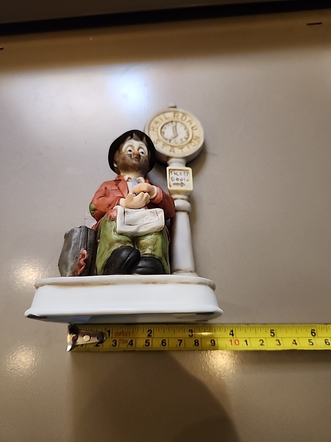 Railroad Station Willie Exclusiv Ed 2002 Member Figurine #07311 Melody in Motion
