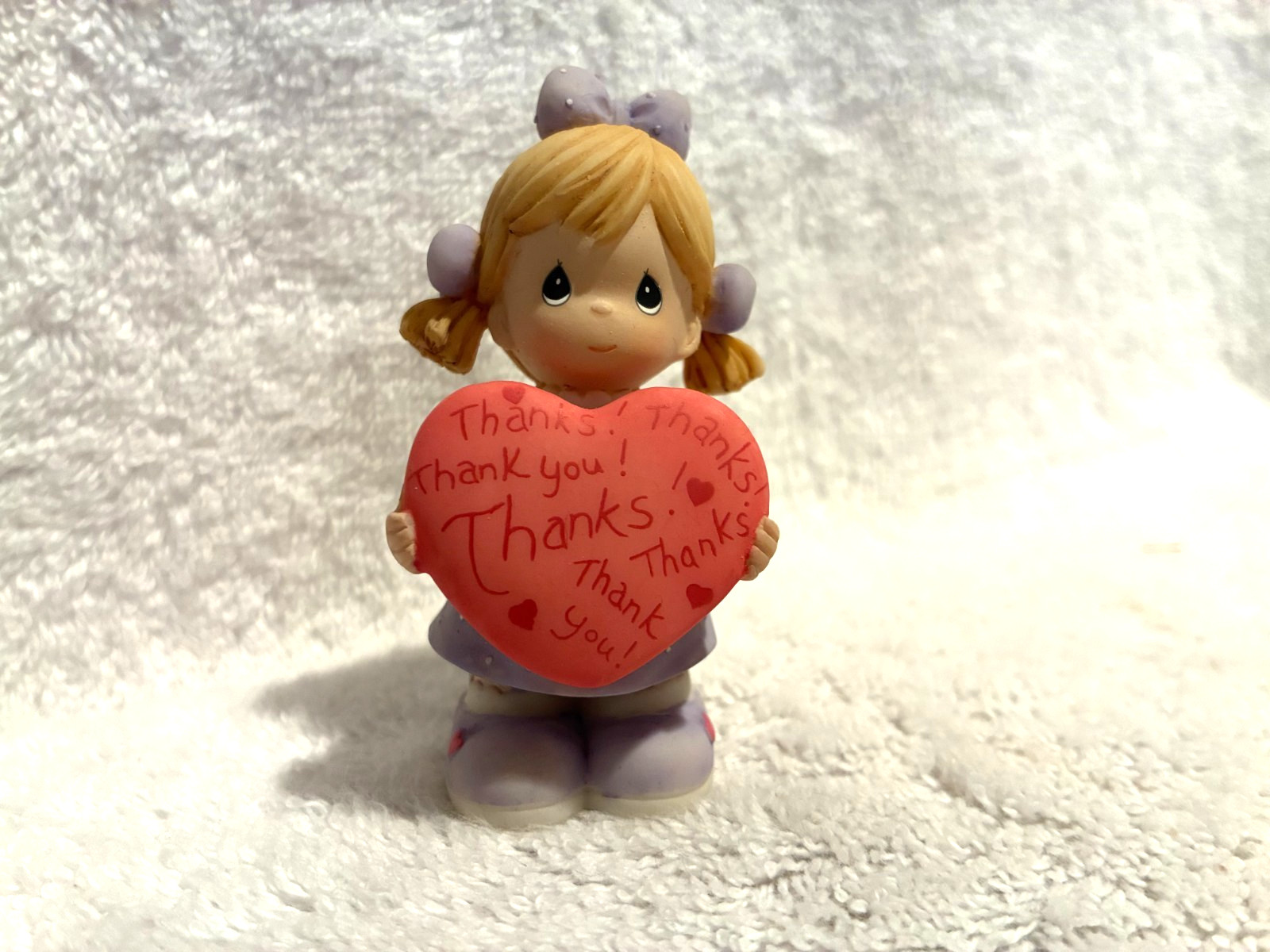 Precious Moments Girl Holding Thank You Heart 2000 3″ T x 1 1/4″ x 1 1/2″
