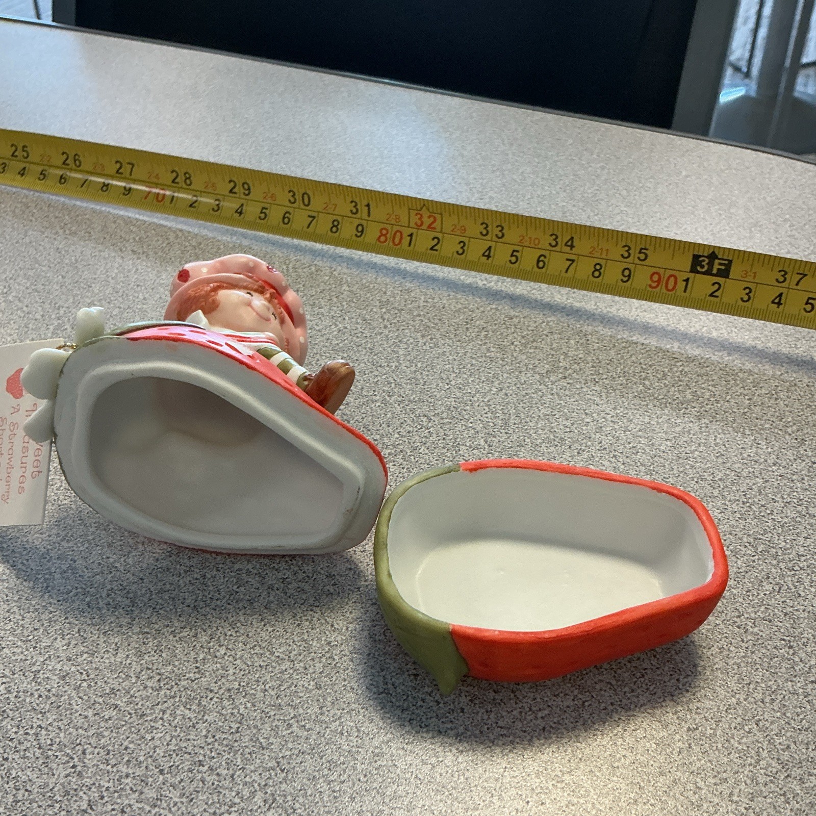 Sweet Treasures Strawberry Shortcake Figurine Trinket Box Ceramic Hand Painted