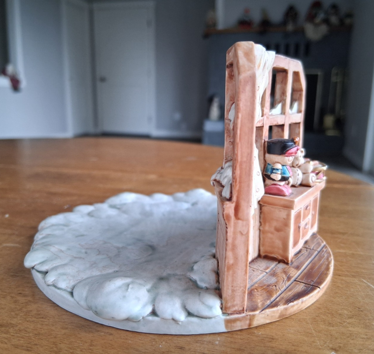 Ganz Little Cheesers 1991 Outdoor Scene Base Figurine Snowy Window 05327, VGC