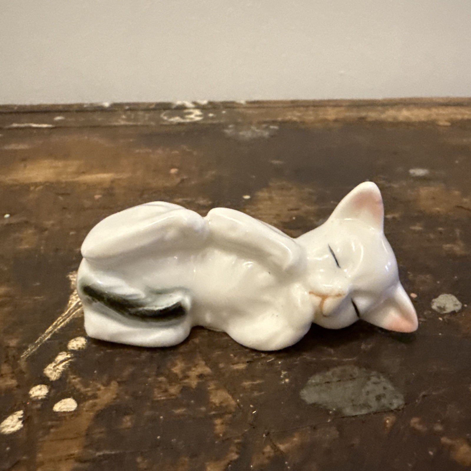 Danbury Mint “Cats of Character” collection Sleep Tight Figurine Bone China