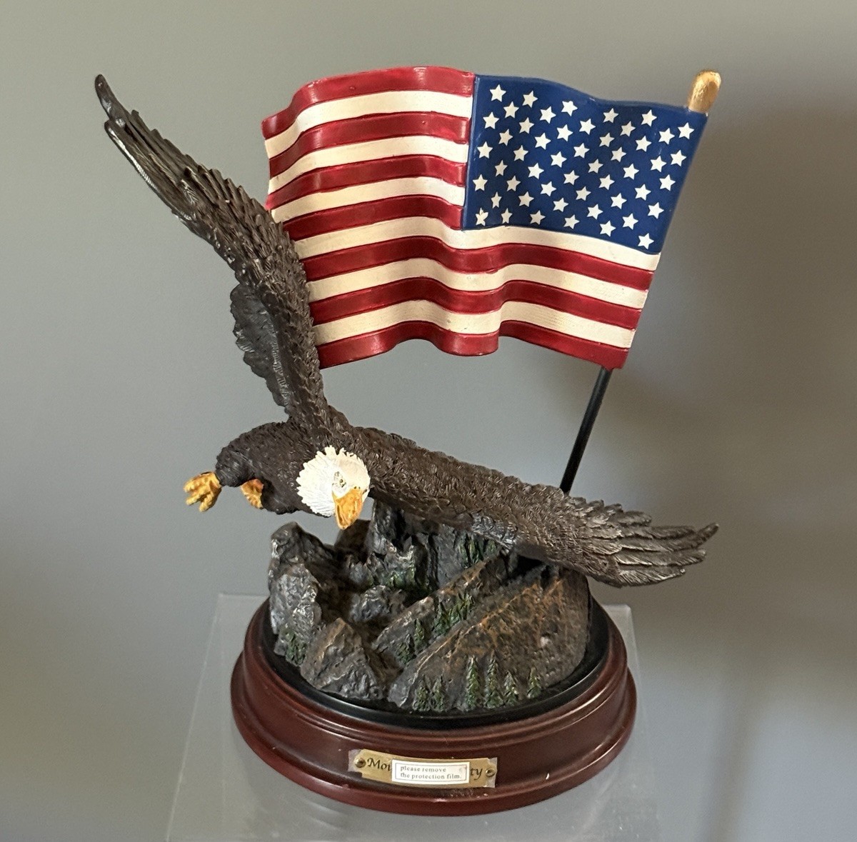 Bradford Exchange MOUNTAIN MAJESTY EAGLE With Flag Sculpture Ted Blaylock 2021