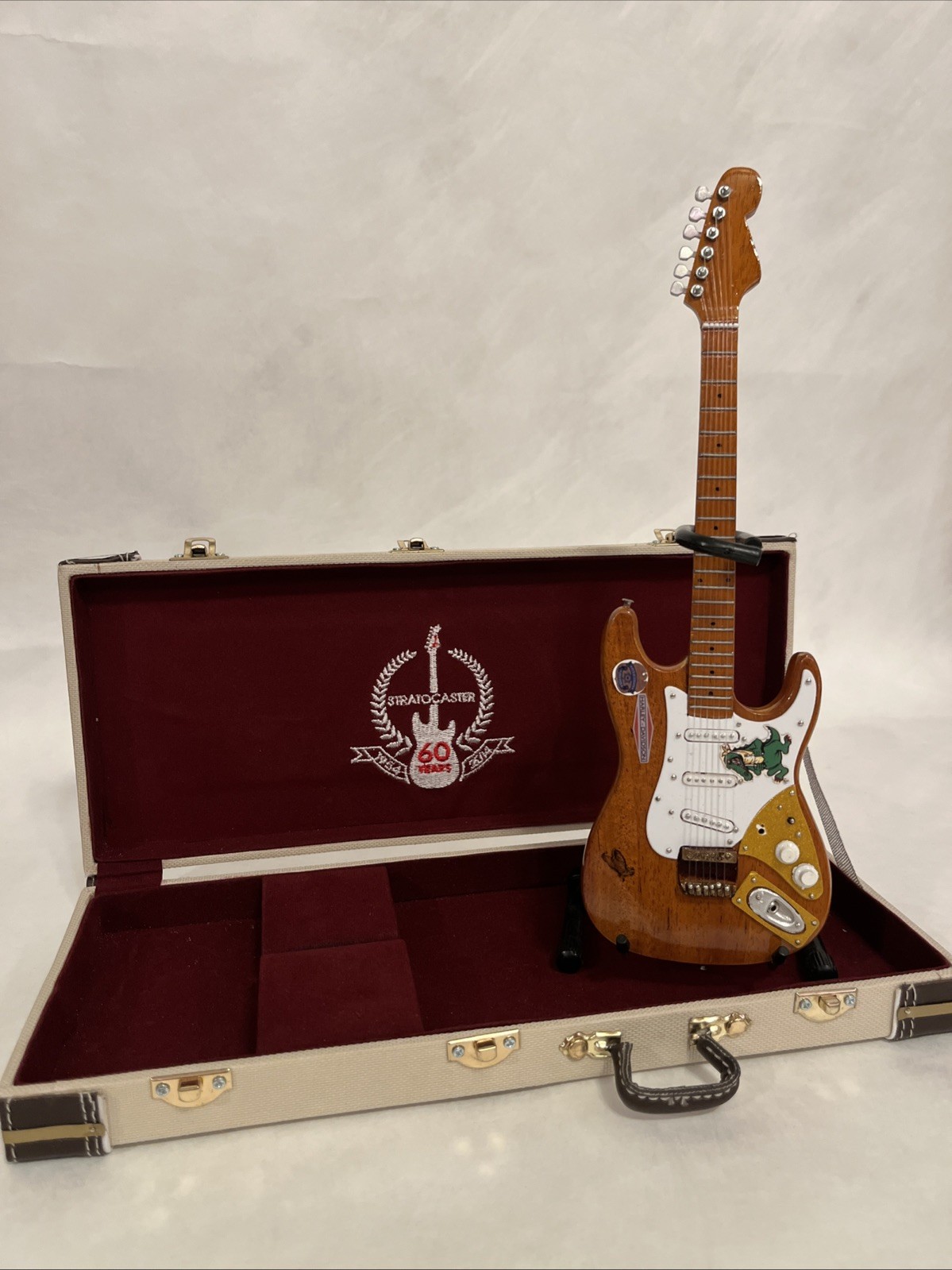 Axe Heaven Jerry Garcia Alligator Miniature Guitar Replica – Case Included