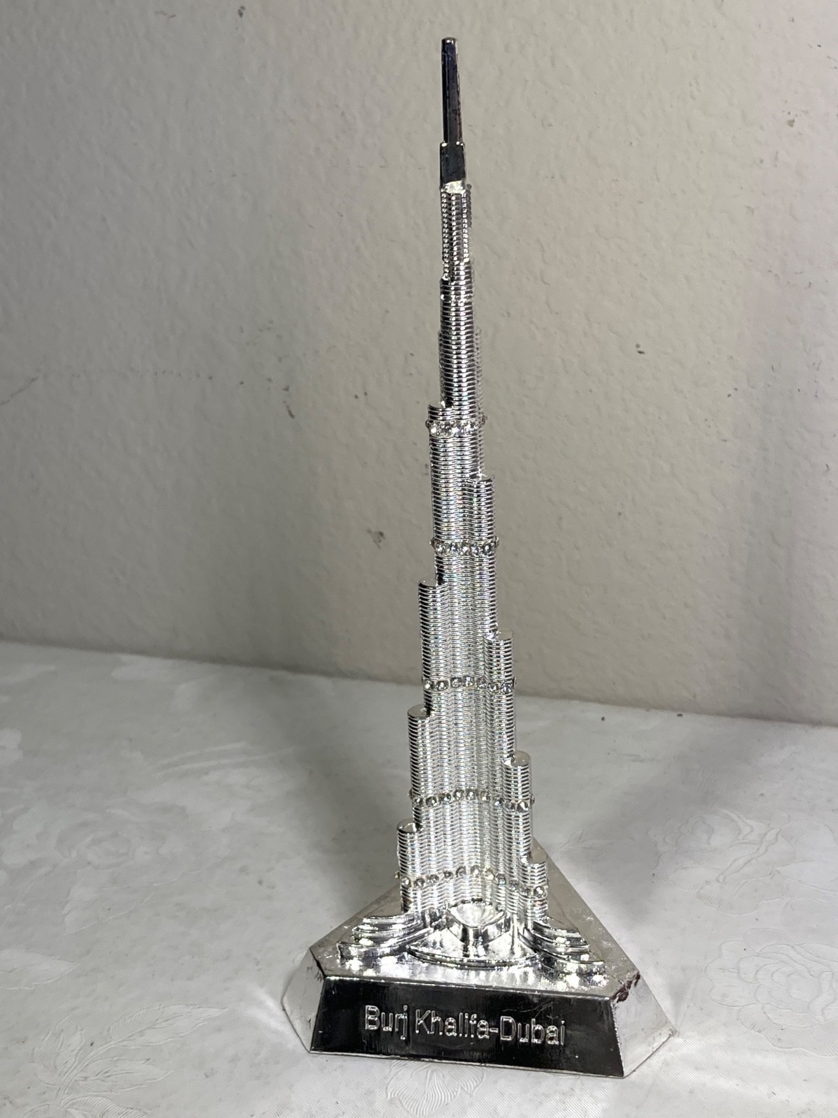 Burj Khalifa Dubai Tower 7” Model Miniature Dubai Tower Decorative Souvenir