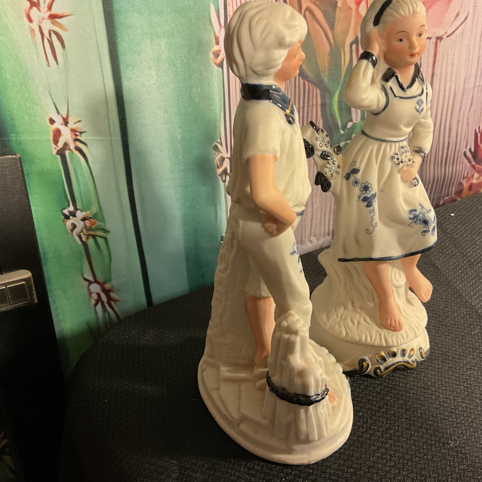 Set unique Vintage 8.5 In. Porcelain Girl Holding Flowers & Boy No Damage